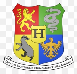 Coat Of Arms Hogwart With Motto - Logo Harry Potter Clip Art Png,Hogwarts Transparent