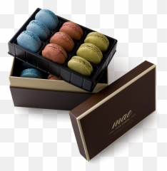 18 Classic French Macarons - Packaging And Labeling Png,Macaron Png