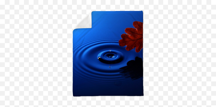 Drop Of Water Falling Into The Plush Blanket U2022 Pixers - We Live To Change Imagenes De Vinilo De Gota Que Cae Png,Water Falling Png