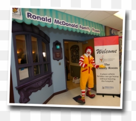 Rm - Familyroom1 U2013 Ronald Mcdonald House Charities Of Kansas Captação De Água Da Chuva Png,Ronald Mcdonald Transparent