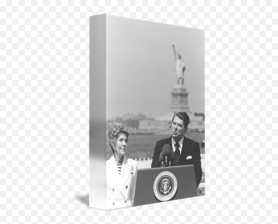 President Ronald Reagan And Nancy - Ronald Reagan Statue Of Liberty Png,Ronald Reagan Png