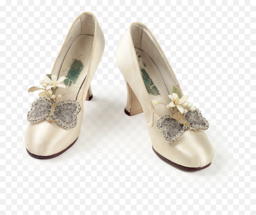 New Online Exhibition U2013 Bata Shoe Museum - Round Toe Png,Cream Icon Dress